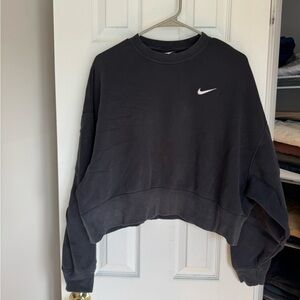 Nike Women's Black Cropped Sweatshirt